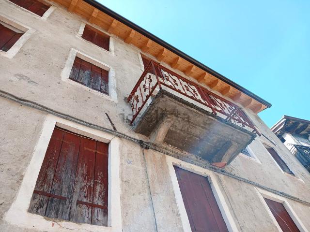 Villetta indipendente in vendita di 222 m² in Via Sasso Stefani, 27