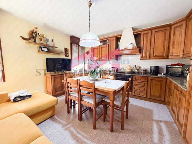 Villetta indipendente in vendita di 222 m² in Via Rosta, 652