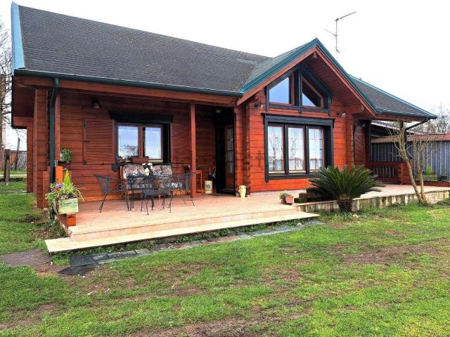 Villetta indipendente in vendita di 223 m²