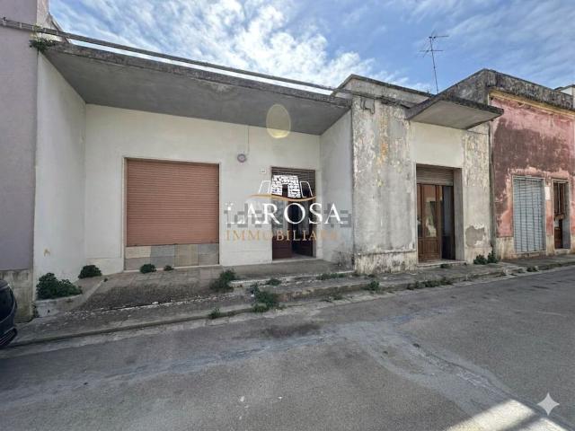 Villetta indipendente in vendita di 158 m² in Via Castriota, 130
