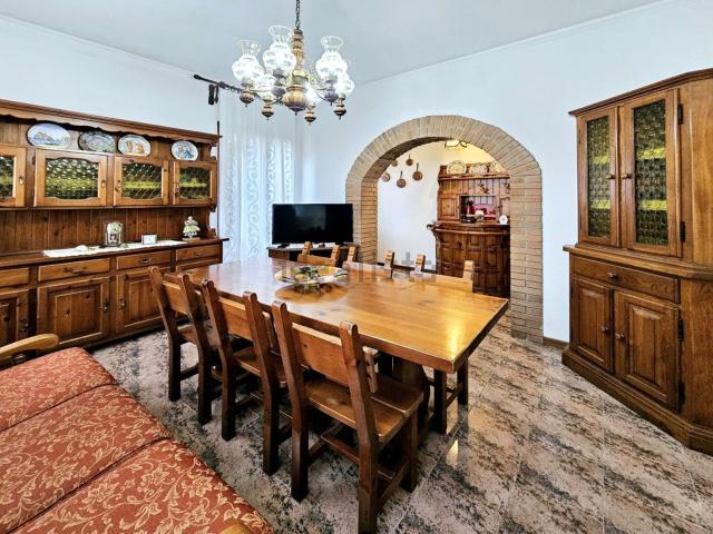 Villetta indipendente in vendita di 223 m² in Via della Libertà