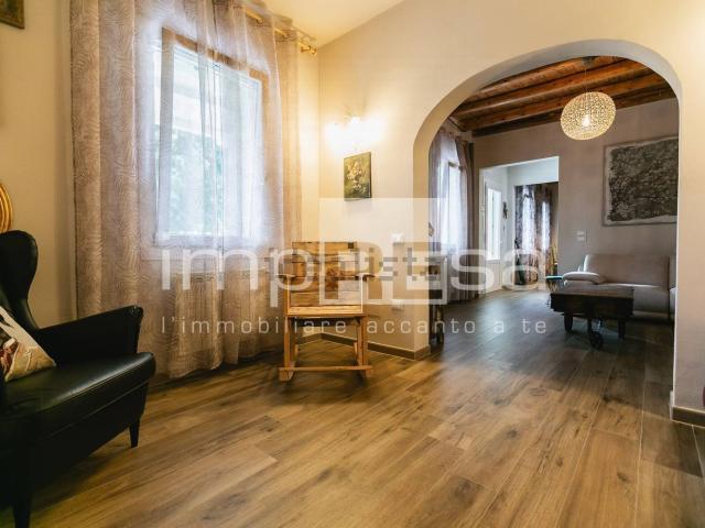 Villetta indipendente in vendita di 223 m² in Piazza San Lorenzo