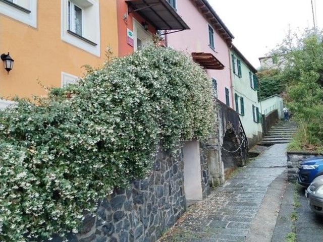 Villetta indipendente in vendita di 224 m² in Via IV Novembre, 28