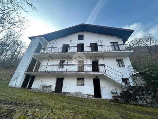 Villetta indipendente in vendita di 224 m² in Via le Piane