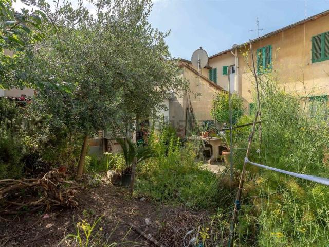 Villetta indipendente in vendita di 224 m² in Via Montalvo
