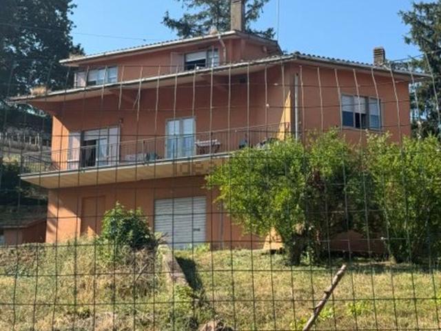 Villetta indipendente in vendita di 224 m² in Località Valle Spadana Viale Tirreno