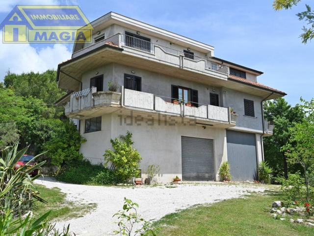 Villetta indipendente in vendita di 225 m²