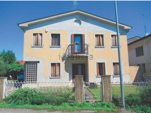 Villetta indipendente in vendita di 225 m² in Via Confine, 12