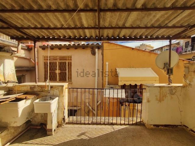 Villetta indipendente in vendita di 225 m² in Via Caracciolo, 6