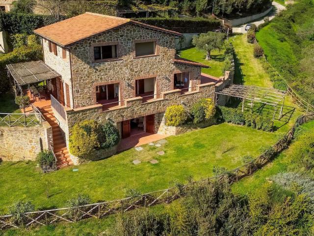 Villetta indipendente in vendita di 225 m² in Via Case Sparse