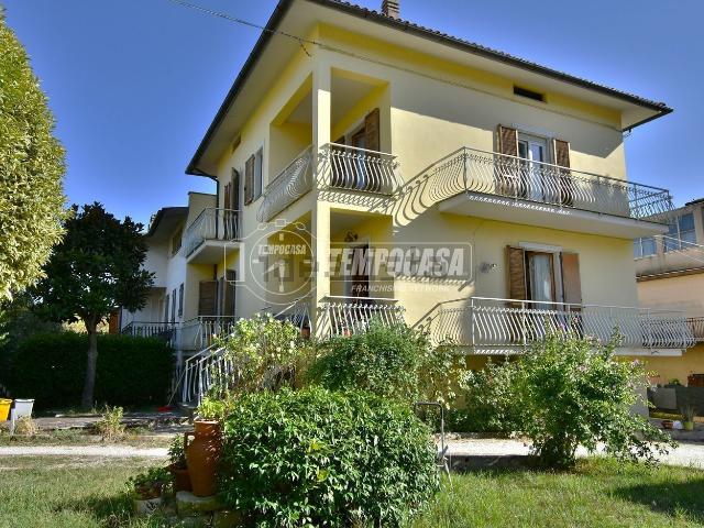 Villetta indipendente in vendita di 225 m² in Via Ciavattini
