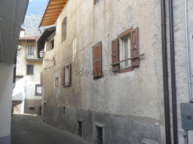 Villetta indipendente in vendita di 225 m² in Via Clusone