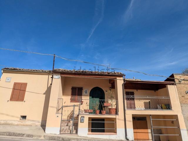 Villetta indipendente in vendita di 225 m² in Via Guglielmo Marconi
