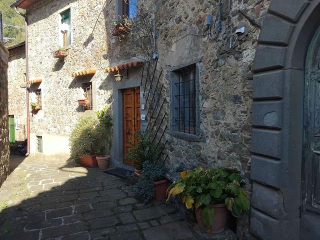 Villetta indipendente in vendita di 225 m² in Via Lanciole, 4