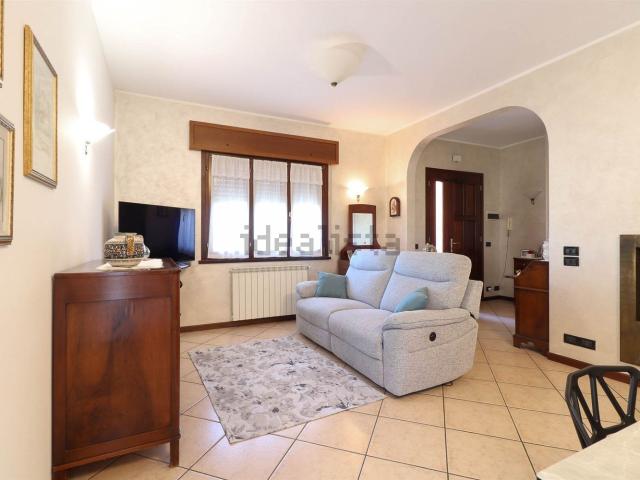 Villetta indipendente in vendita di 225 m² in Via Montecassino, 62