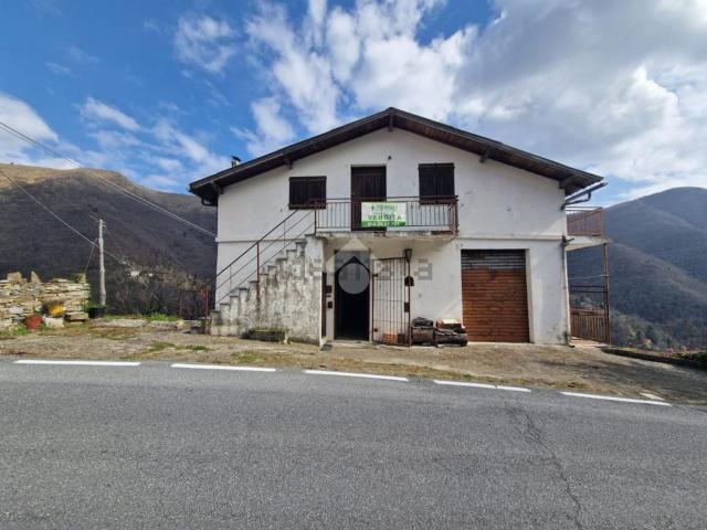 Villetta indipendente in vendita di 225 m² in Via San Carlo, 7