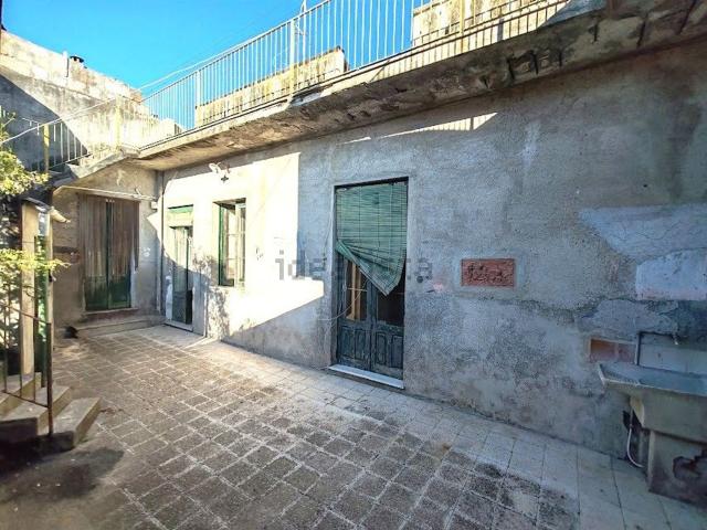 Villetta indipendente in vendita di 225 m² in Via Sanita&apos