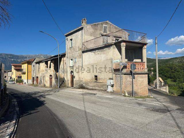 Villetta indipendente in vendita di 225 m² in Via Rione Colle, 8