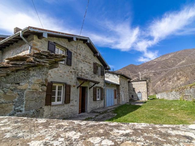 Villetta indipendente in vendita di 225 m² in Località Roccaferrara