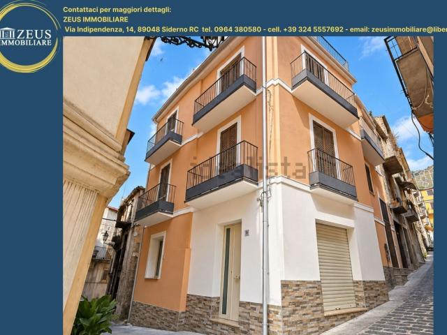 Villetta indipendente in vendita di 226 m² in Via Dante Alighieri, 105
