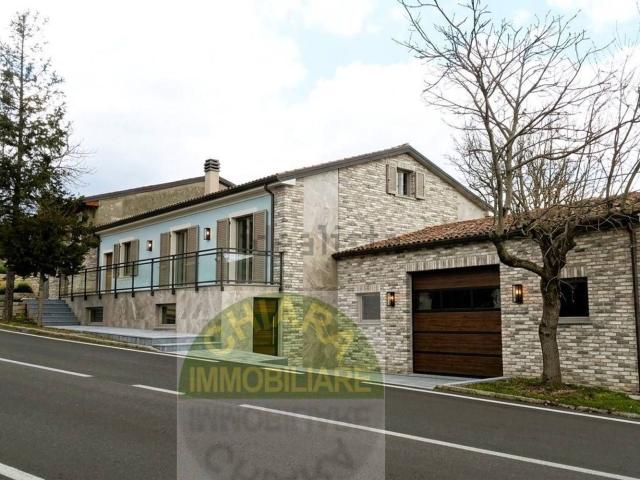 Villetta indipendente in vendita di 226 m² in Via del Convento