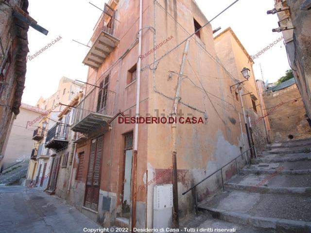 Villetta indipendente in vendita di 226 m² in Via La Cova, 16