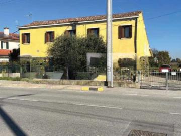 Villetta indipendente in vendita di 226 m² in Via Mazzini, 55