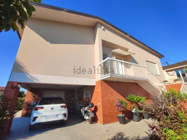 Villetta indipendente in vendita di 226 m² in Via Papa Giovanni XXIII
