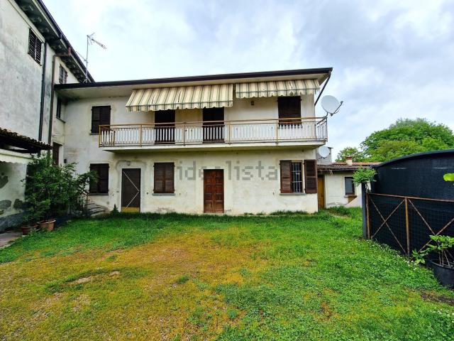 Villetta indipendente in vendita di 226 m² in Via Roma, 12
