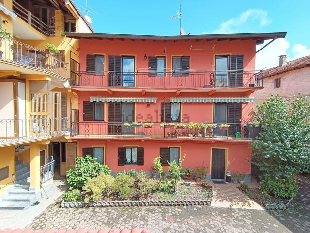 Villetta indipendente in vendita di 226 m² in Via Regina Villa, 54