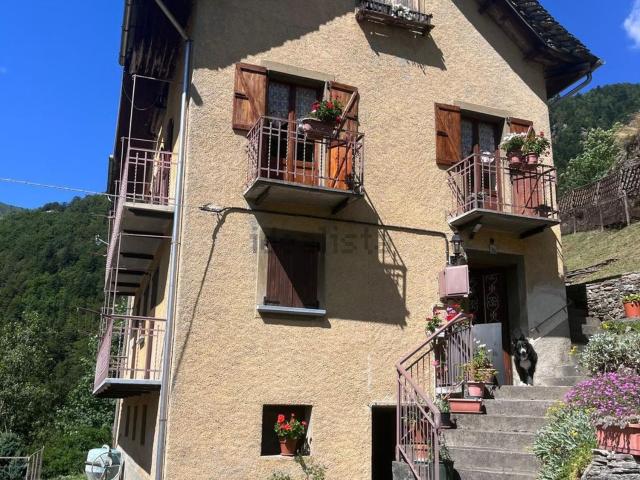 Villetta indipendente in vendita di 226 m² in Località GIAVINA