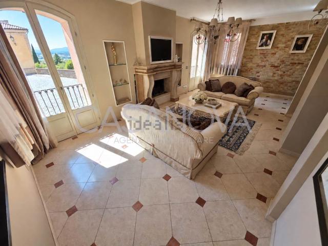 Villetta indipendente in vendita di 227 m²