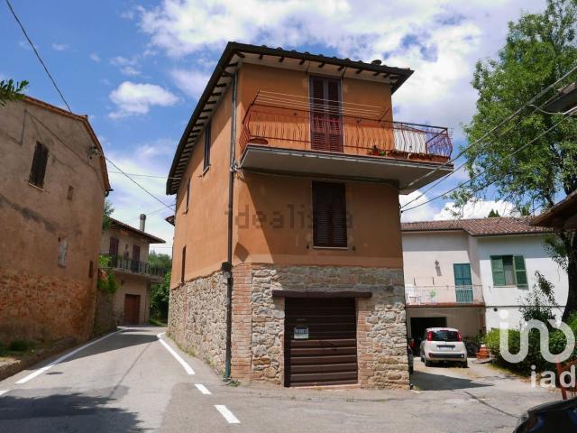 Villetta indipendente in vendita di 227 m² in Via Aldo Capitini