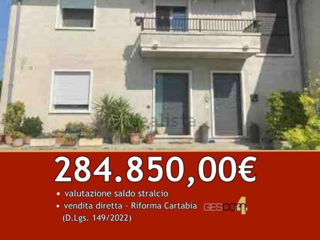 Villetta indipendente in vendita di 227 m² in Via Boschi