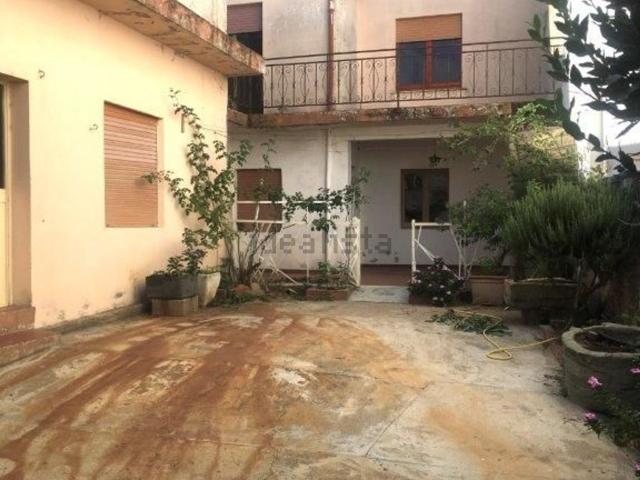 Villetta indipendente in vendita di 227 m² in Via Gramsci