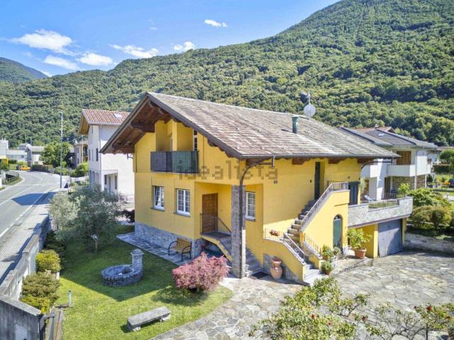 Villetta indipendente in vendita di 227 m² in Via Marcia, 75