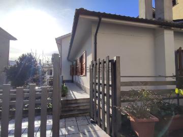 Villetta indipendente in vendita di 227 m² in Viale Italia, 12