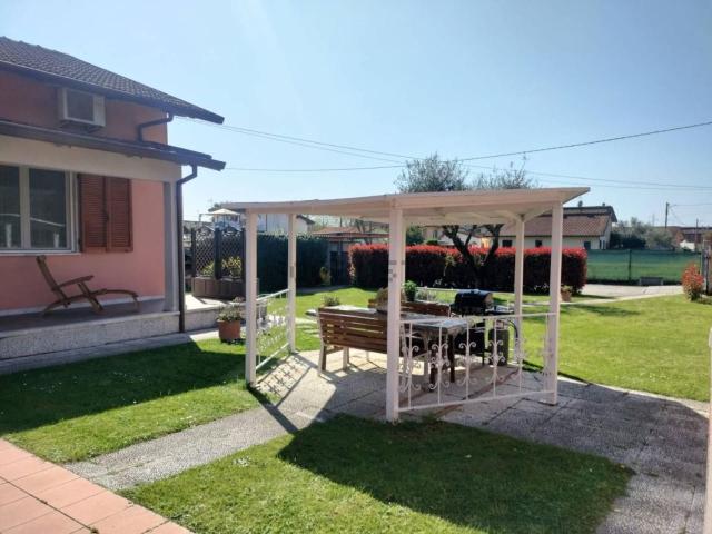 Villetta indipendente in vendita di 228 m²