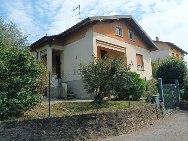 Villetta indipendente in vendita di 228 m² in Via Guido Bertini, 7