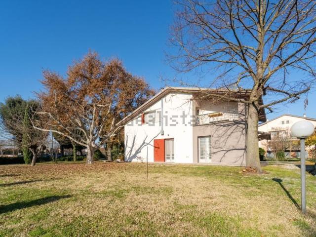 Villetta indipendente in vendita di 228 m² in Via del Cimitero, 1