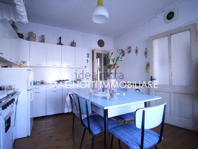 Villetta indipendente in vendita di 228 m² in Via I Maggio, 16