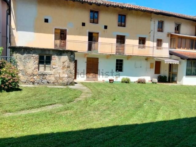 Villetta indipendente in vendita di 228 m² in Via Moretti