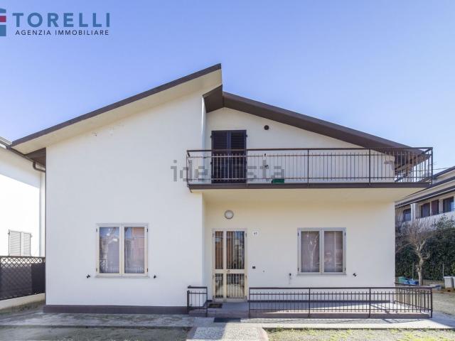 Villetta indipendente in vendita di 228 m²