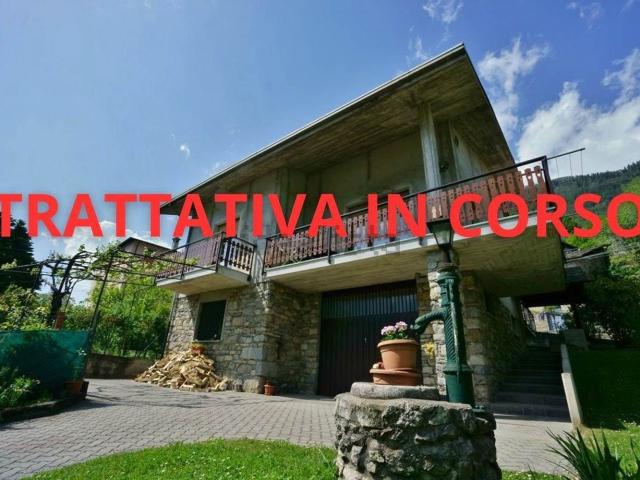Villetta indipendente in vendita di 228 m² in Via Milano, 87
