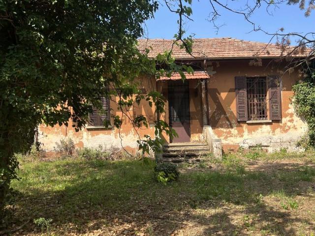 Villetta indipendente in vendita di 228 m² in Via Novara
