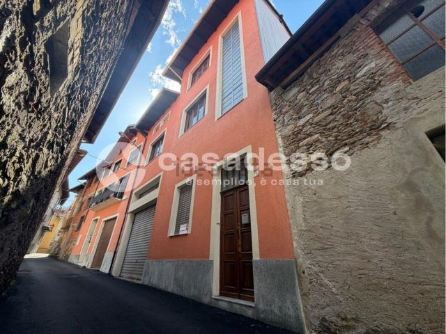 Villetta indipendente in vendita di 228 m² in Via per Foresto, 4