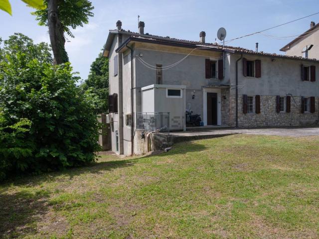 Villetta indipendente in vendita di 228 m² in Strada Mozzano