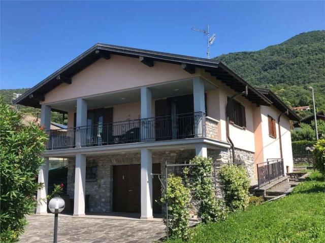 Villetta indipendente in vendita di 229 m² in Via C. Colombo, 19