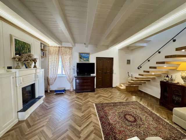 Villetta indipendente in vendita di 229 m² in Via Addolorata, 90