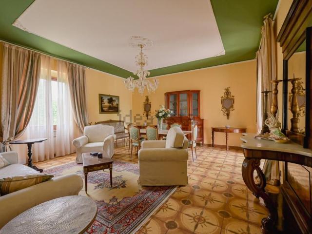 Villetta indipendente in vendita di 229 m² in Via Aurelia, 23